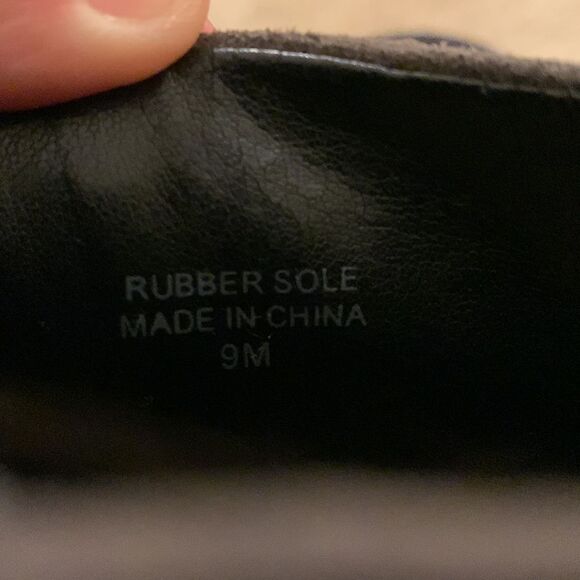 Ann Taylor Black &‎ Gray Leather Suede Pointed Toe Wedge Booties Boots size 9 - Picture 8 of 8